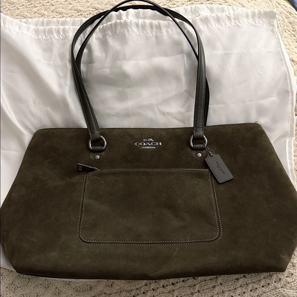 Coach Station Tote Bag, 
Excellent condition. Please see all pictures